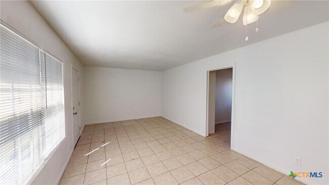 Building Photo - 1903 Duncan Ave