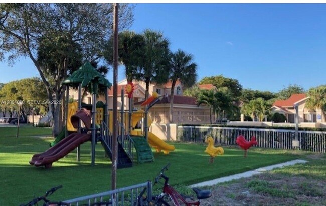 Building Photo - 10630 SW 157th Ct