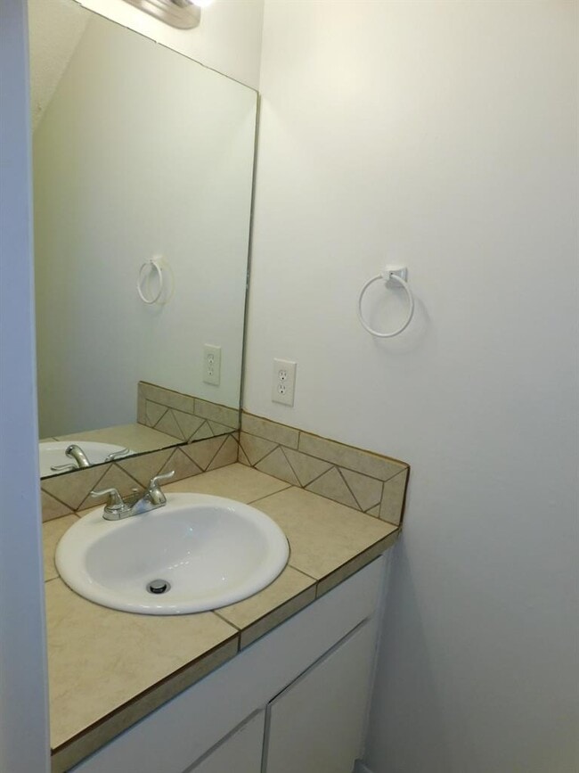 Building Photo - 8208 Hood Cir