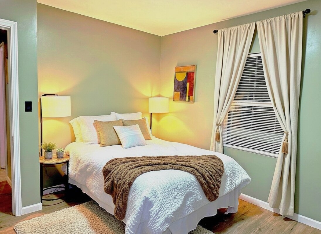 Building Photo - 1341 S Sandusky Ave