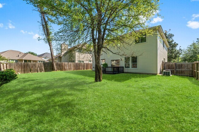 Building Photo - 235 Doncaster