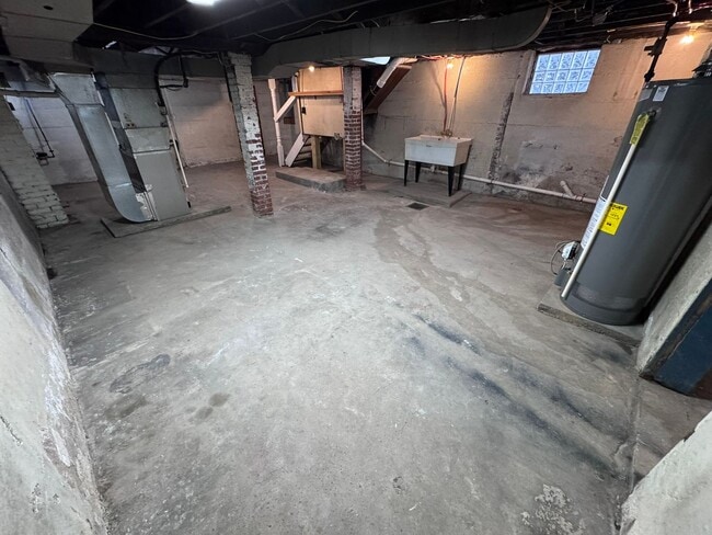 Building Photo - Gorgeous Fully Renovated 4-Bed 1-Bath House In Christy Park!!!