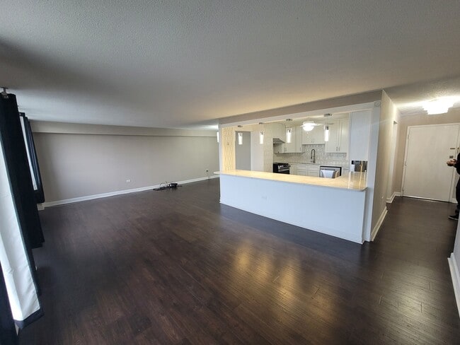 Building Photo - 8801 Golf Rd