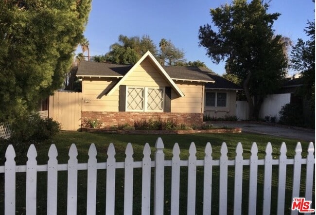 Primary Photo - 4316 Bellaire Ave