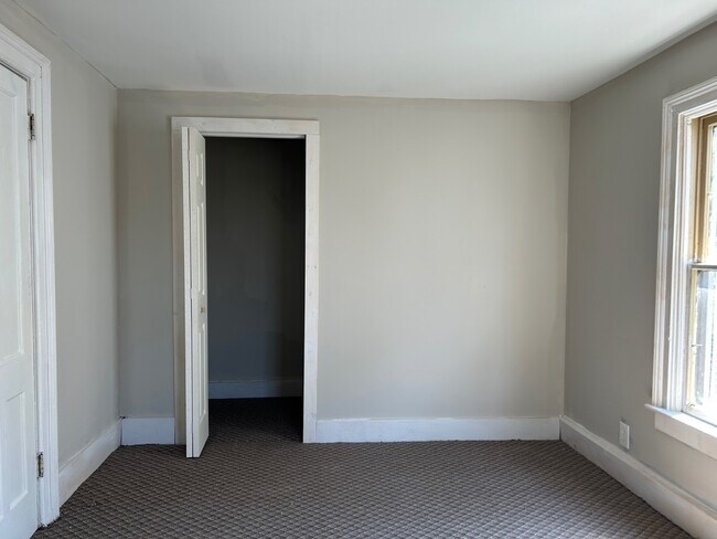 Building Photo - 114 S Melcher St