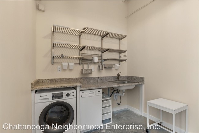 Building Photo - 1 br, 1 bath Apartment - 1728 Bailey Ave