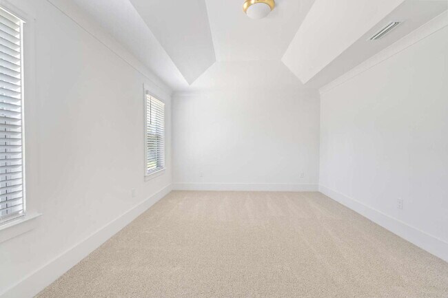 Building Photo - Spacious 4-Bedroom, 3 Full Bath Home in Angier