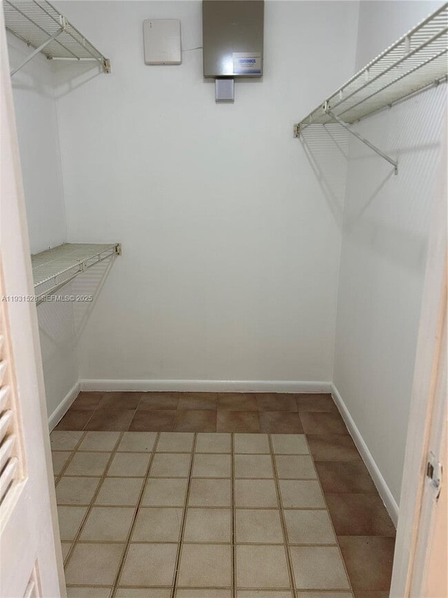 Building Photo - 6857 SW 36th Ct