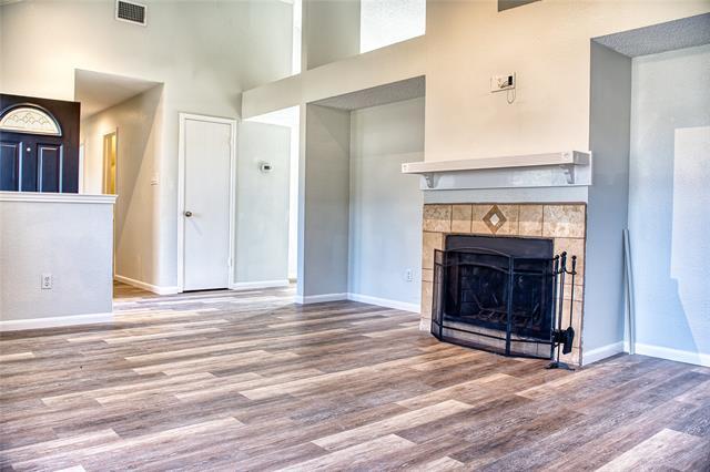 Building Photo - 1528 Mayflower Dr