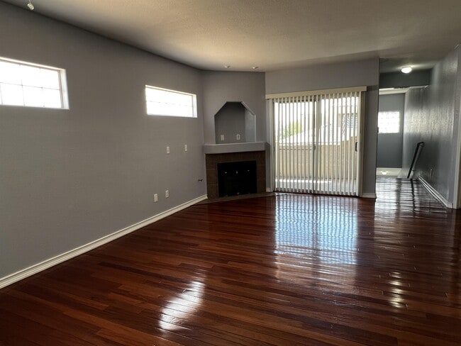 Building Photo - 6905 Cobre Azul Ave