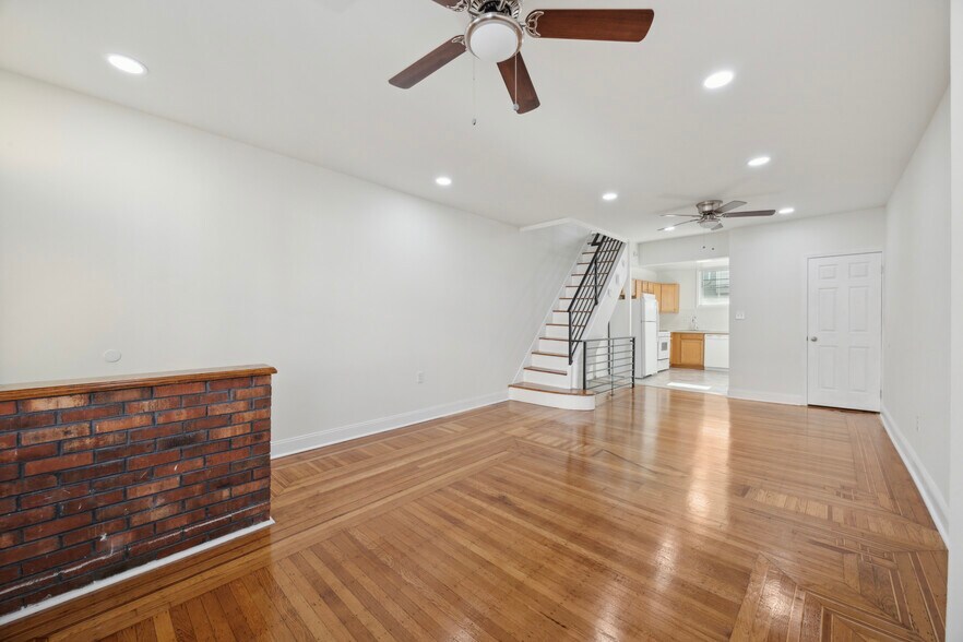 Building Photo - 524 Fernon St