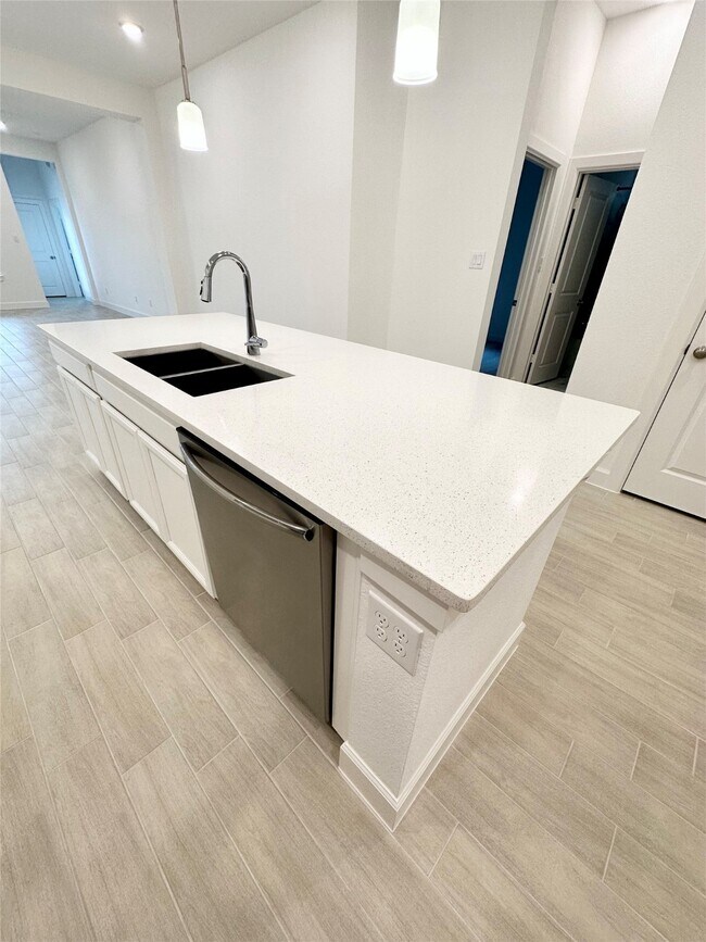 Building Photo - 18419 Palmetto Vw Dr