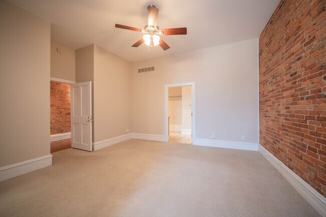 Building Photo - Peregrine 214
