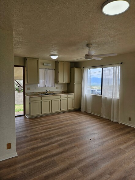 Building Photo - 133 Hanalani St