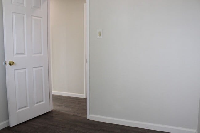 Building Photo - 7905 Julia Ct