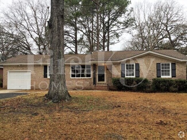Building Photo - 2080 Bishop Dr