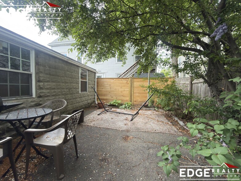 Building Photo - 121 Sciarappa St