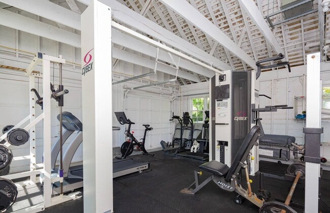 Building Photo - 480 Captains Neck Ln