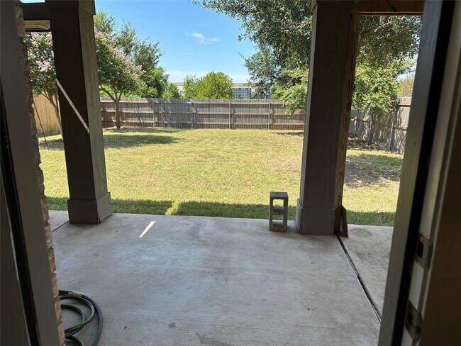 Building Photo - 14209 Naruna Way
