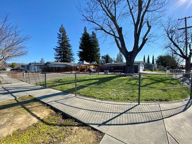 Building Photo - Centrally Located Three Bedroom North Napa Home