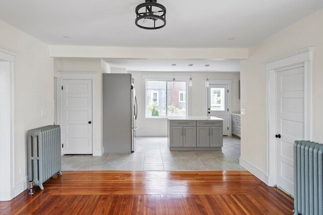 Building Photo - 57 Yale St