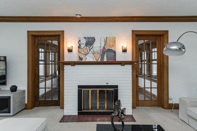 Building Photo - 3 Bed, 1.5 Bath Home for Rent – Historic S...