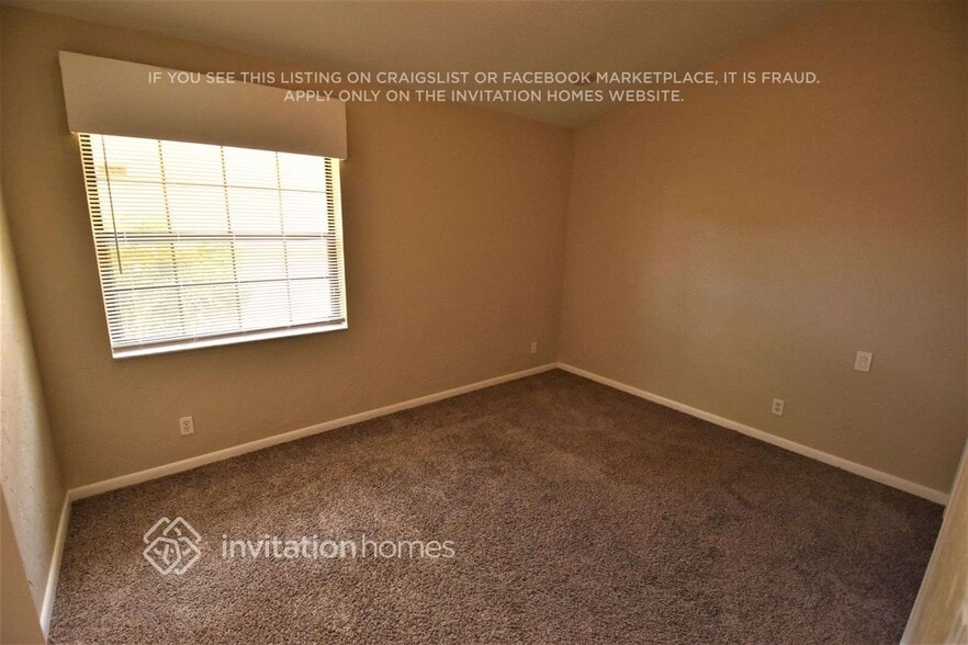 Building Photo - 7045 Golf Pointe Cir