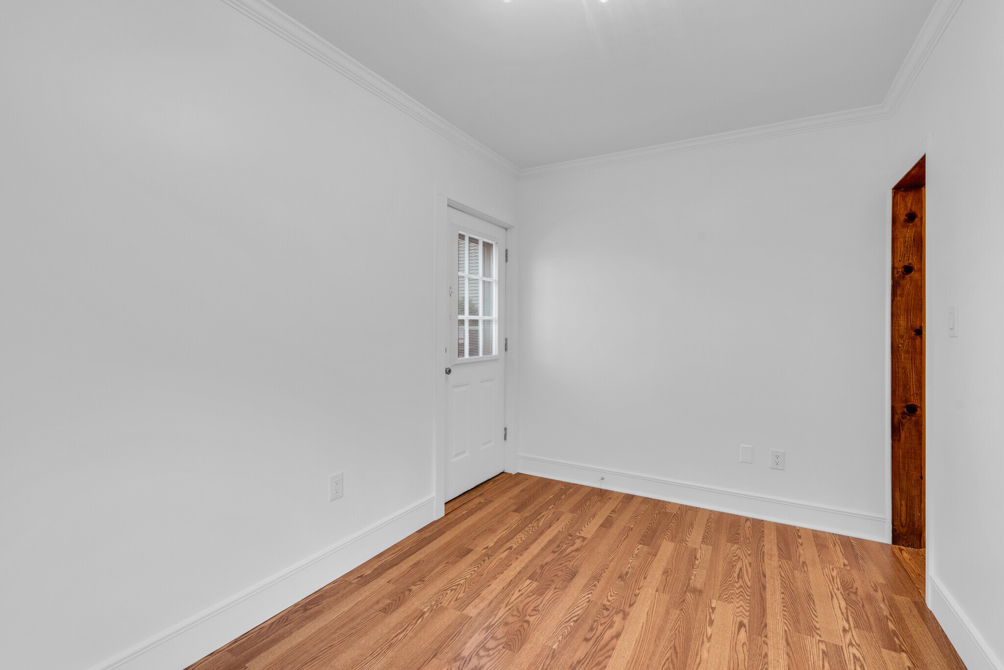 Building Photo - 127 Maple Ave