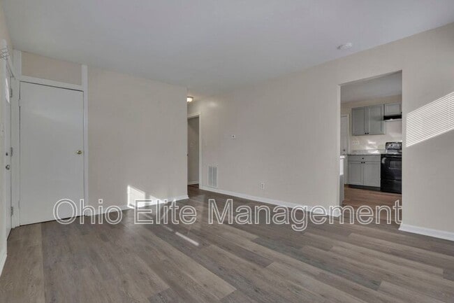 Building Photo - 2416 Dawnlight Ave