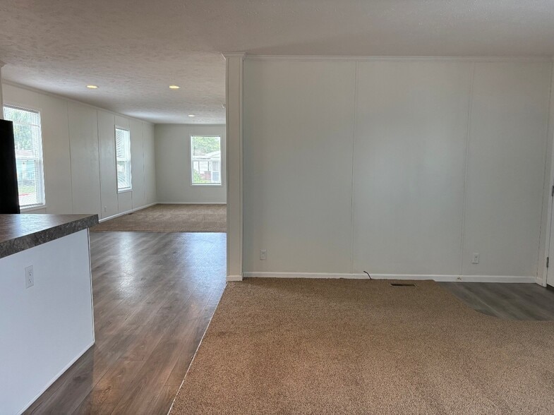 Building Photo - 317 Autumn Park Dr