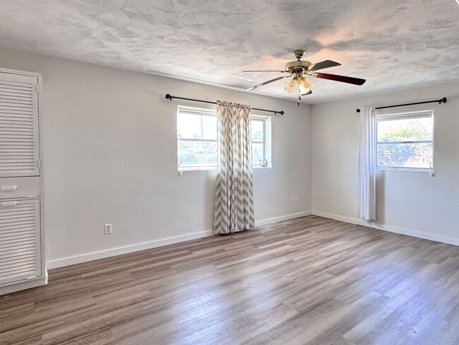 Building Photo - Peaceful 2-Bedroom Home Near Lake Starr