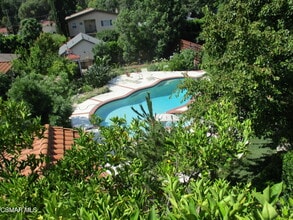 Building Photo - 5042 Llano Dr