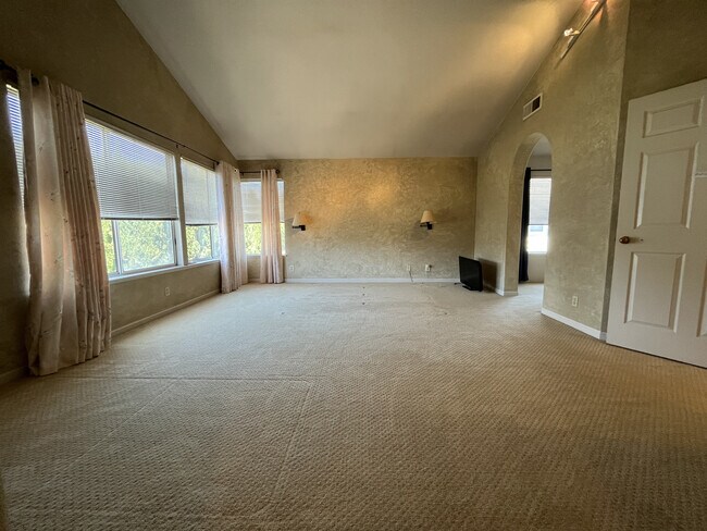 Building Photo - 3199 Alpine Dr