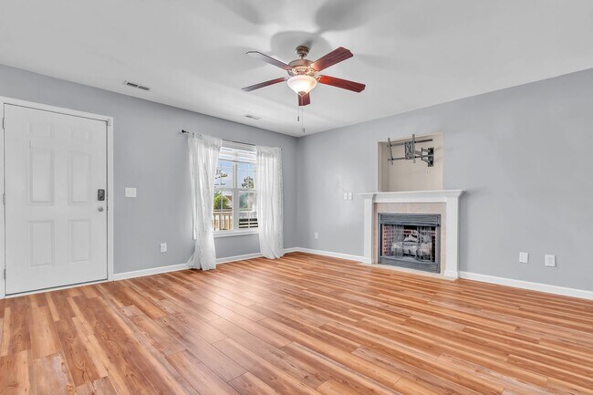 Building Photo - 477 Sand Ridge Rd