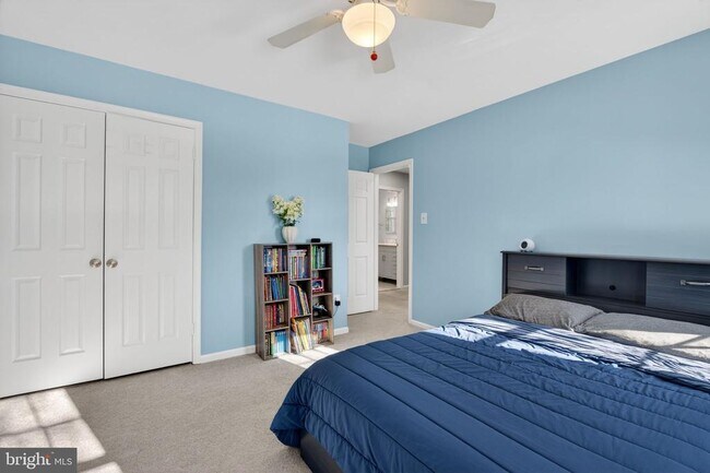 Building Photo - 11922 Holly Spring Dr