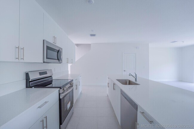 Building Photo - 5838 Park Pl
