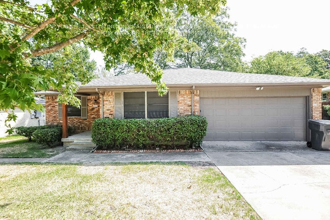 Building Photo - 8514 Sweetwater Dr