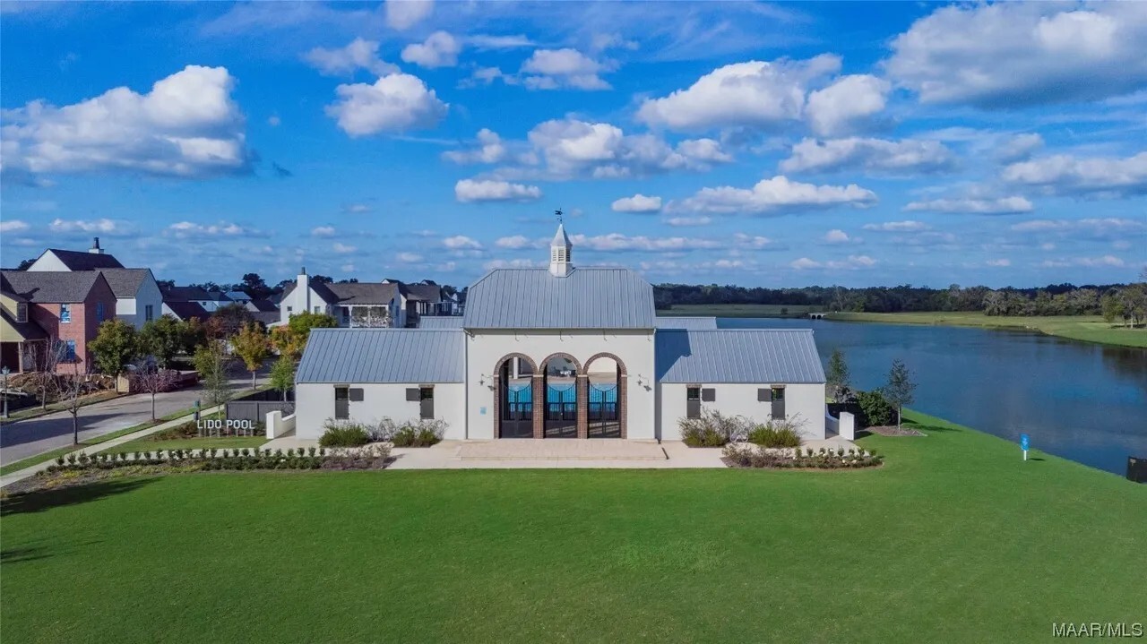 Building Photo - 4648 Broadwick St