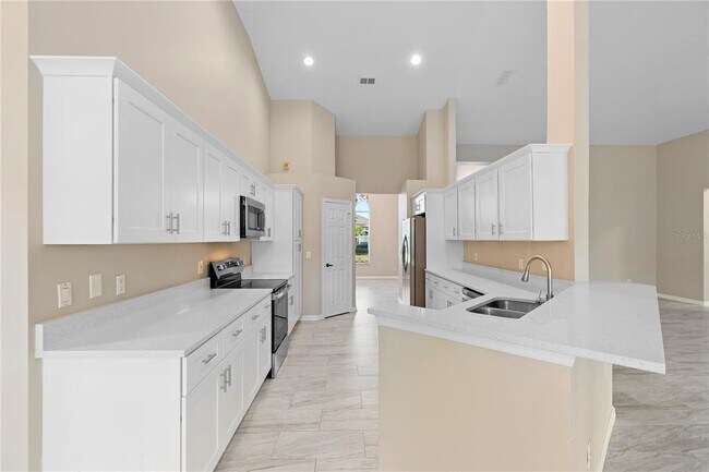 Building Photo - 9885 Montclair Cir