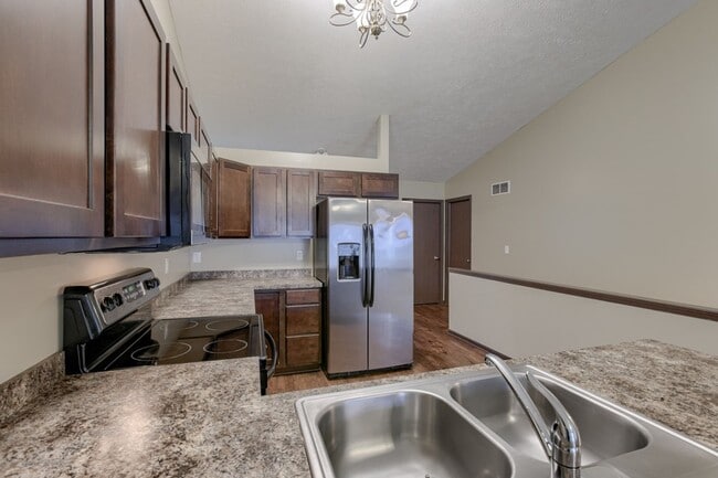 Building Photo - 2644-48 W Timberlake Dr