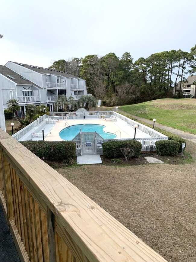 Building Photo - 3700 Golf Colony Ln