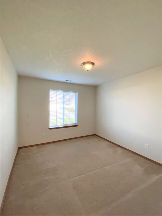 Building Photo - 8004 Chehalis Dr