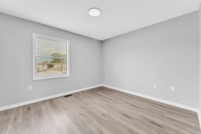 Building Photo - NEWLY RENOVATED 2- & 3-Bedroom Townhomes in Downtown Spartanburg!