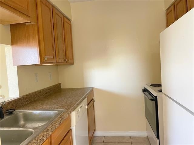 Building Photo - 213 Rosebud St