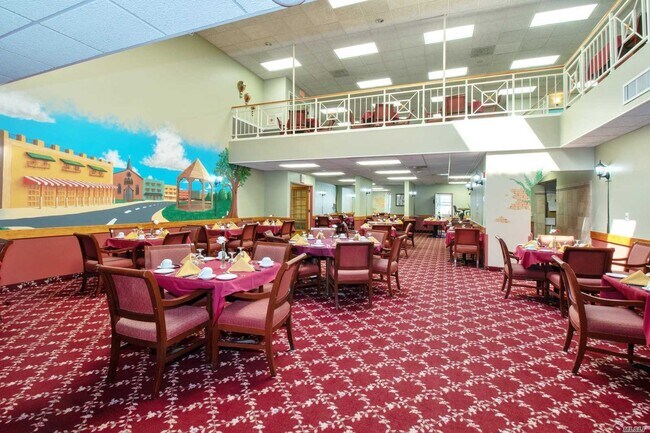 Building Photo - 565 Albany Ave