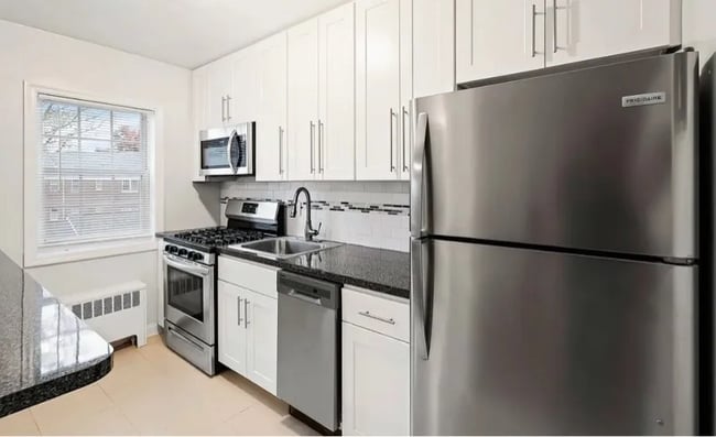 Building Photo - 345 Broad St