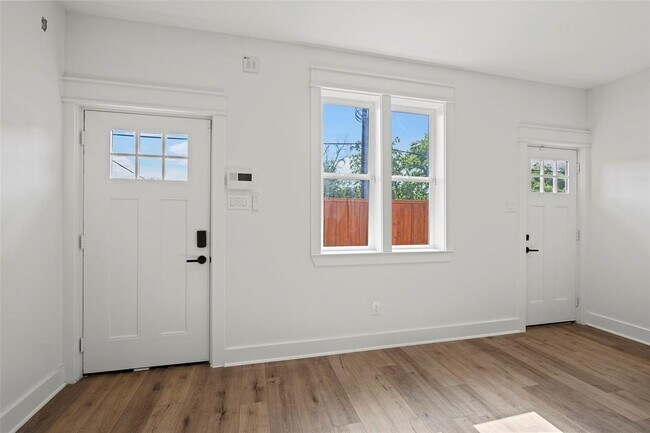 Building Photo - 8419 Venus St