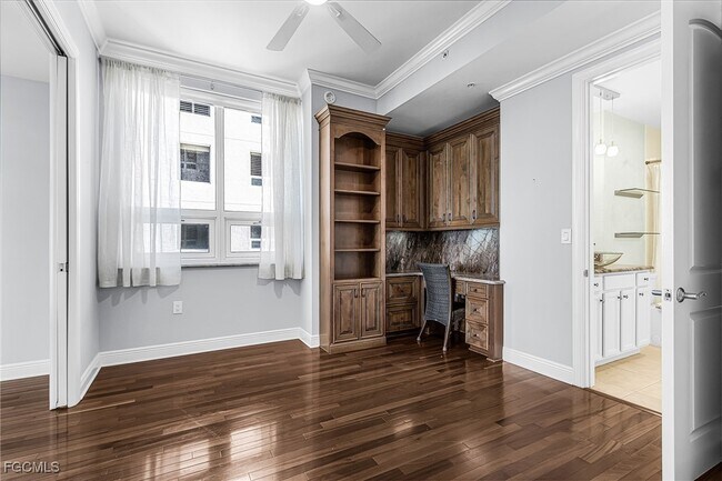 Building Photo - 2104 W First St