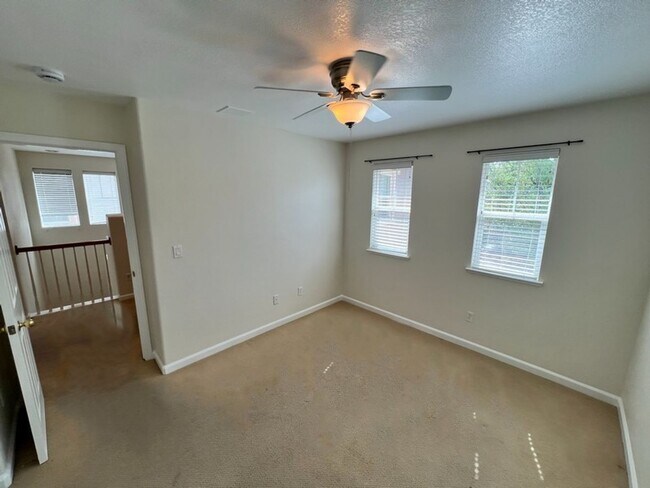 Building Photo - 6671 Sportoletti Dr