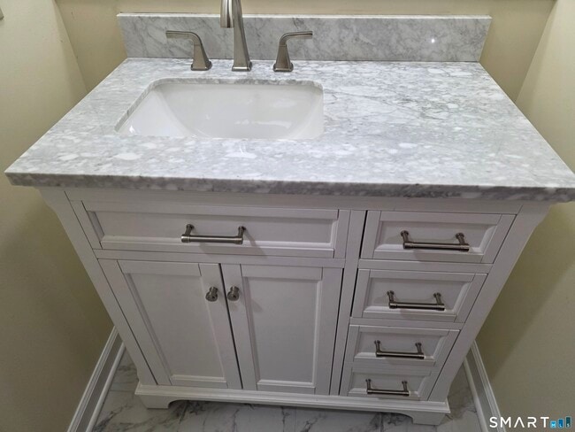 Building Photo - 29 Brook Pine Dr